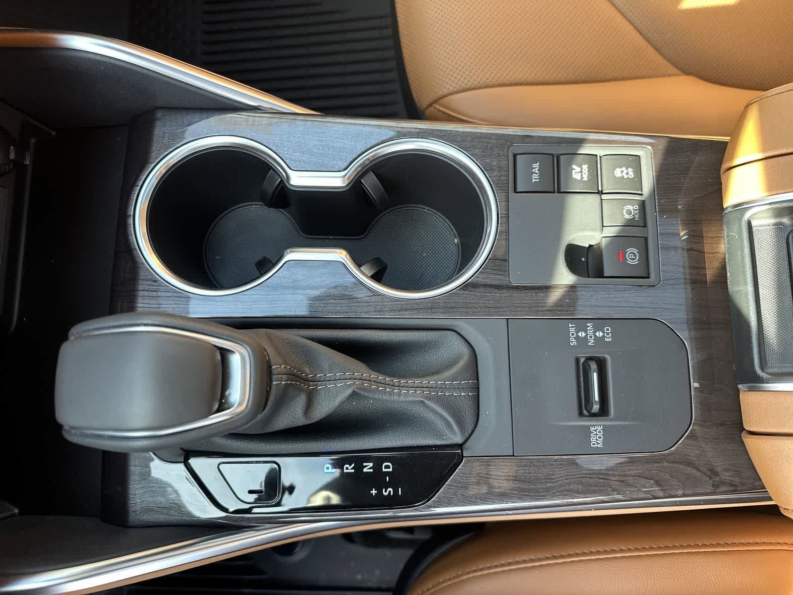 Thumbnail: 2025 Toyota Highlander - 33