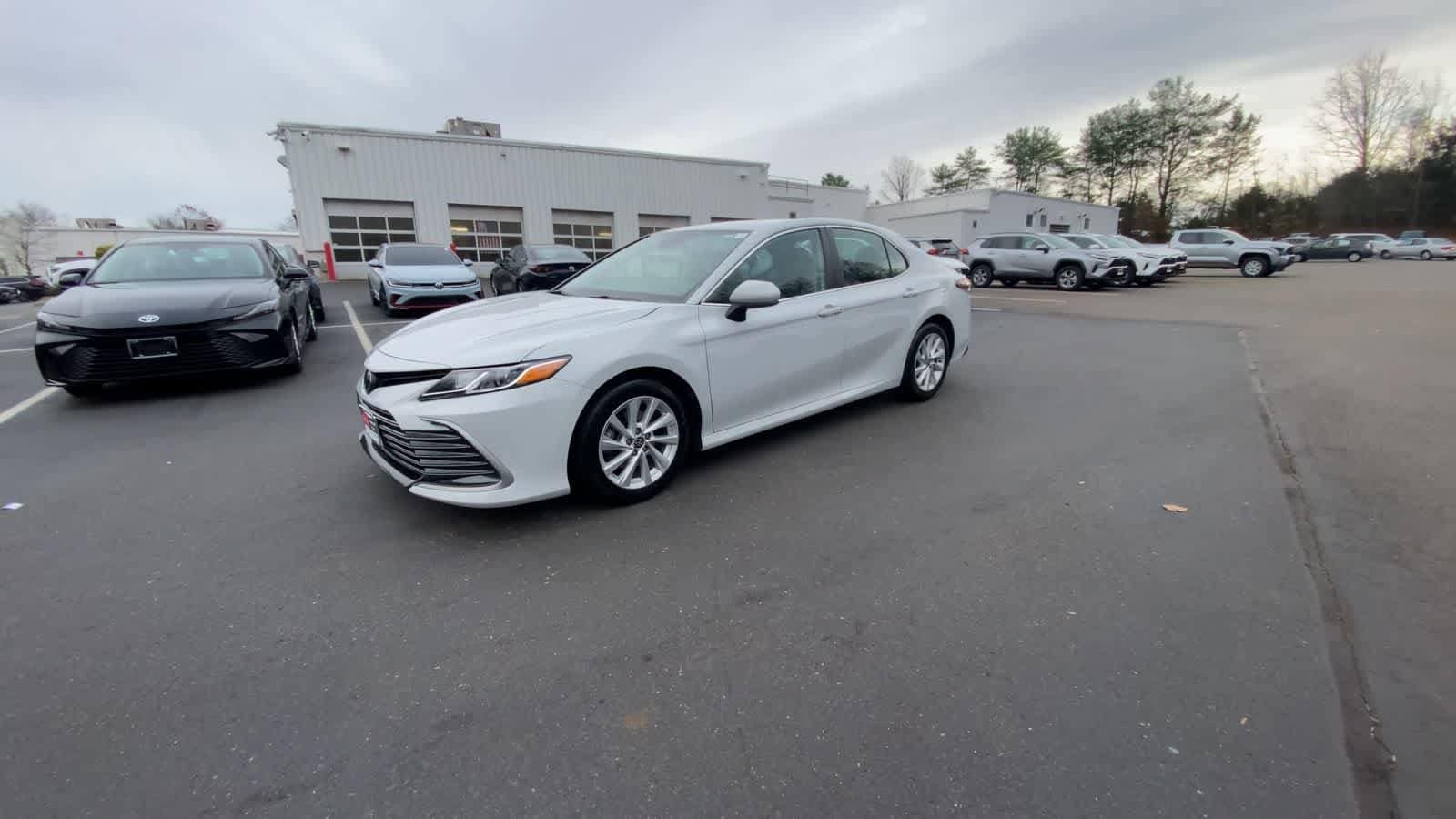 Thumbnail: 2023 Toyota Camry - 11