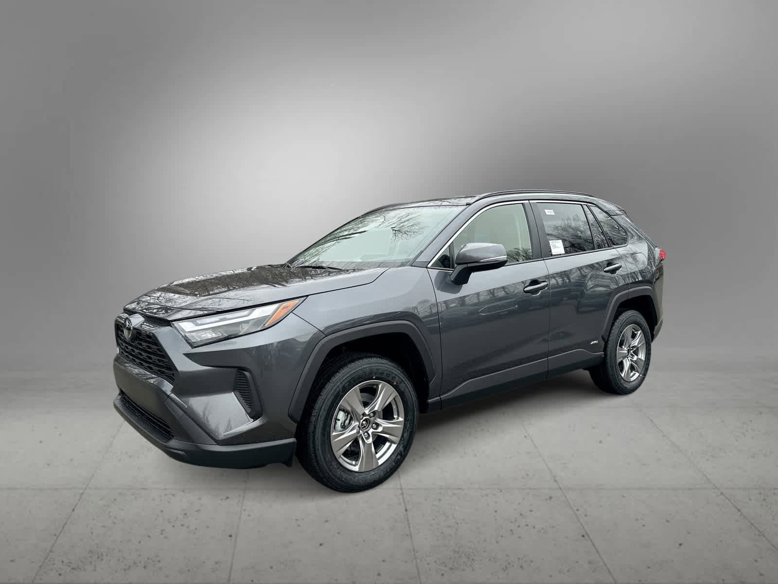 2025 Toyota RAV4 LE's photo