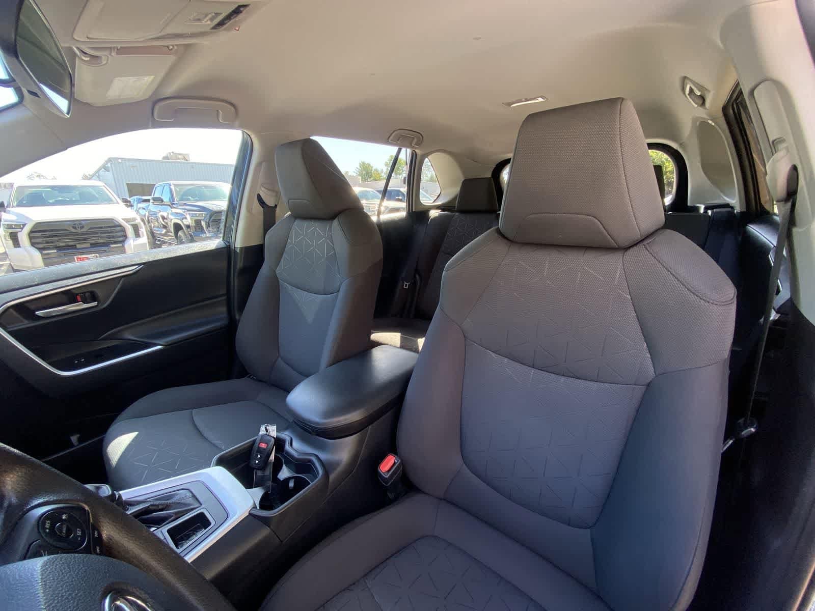 Thumbnail: 2021 Toyota RAV4 - 17