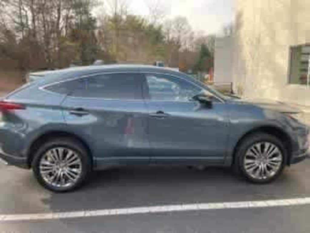 Used 2023 Toyota Venza XLE SUV