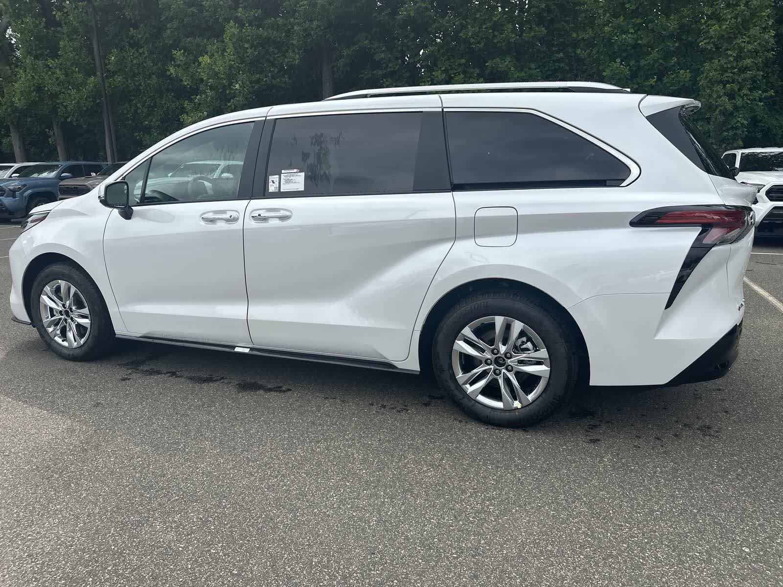 Thumbnail: 2026 Toyota Sienna - 16