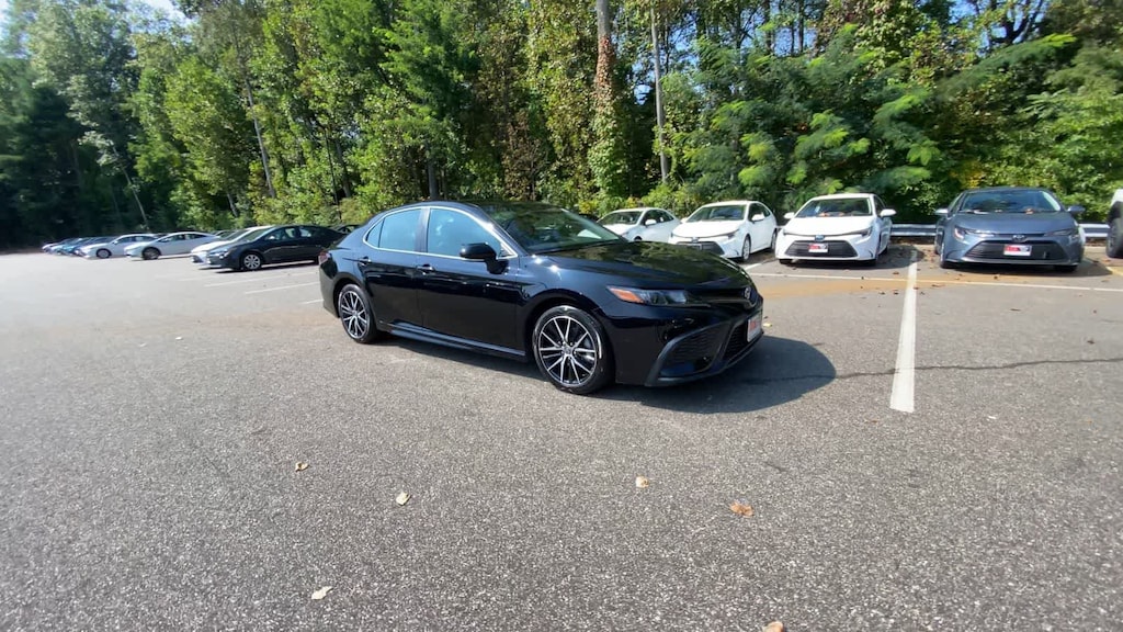 Used 2023 Toyota Camry SE Sedan