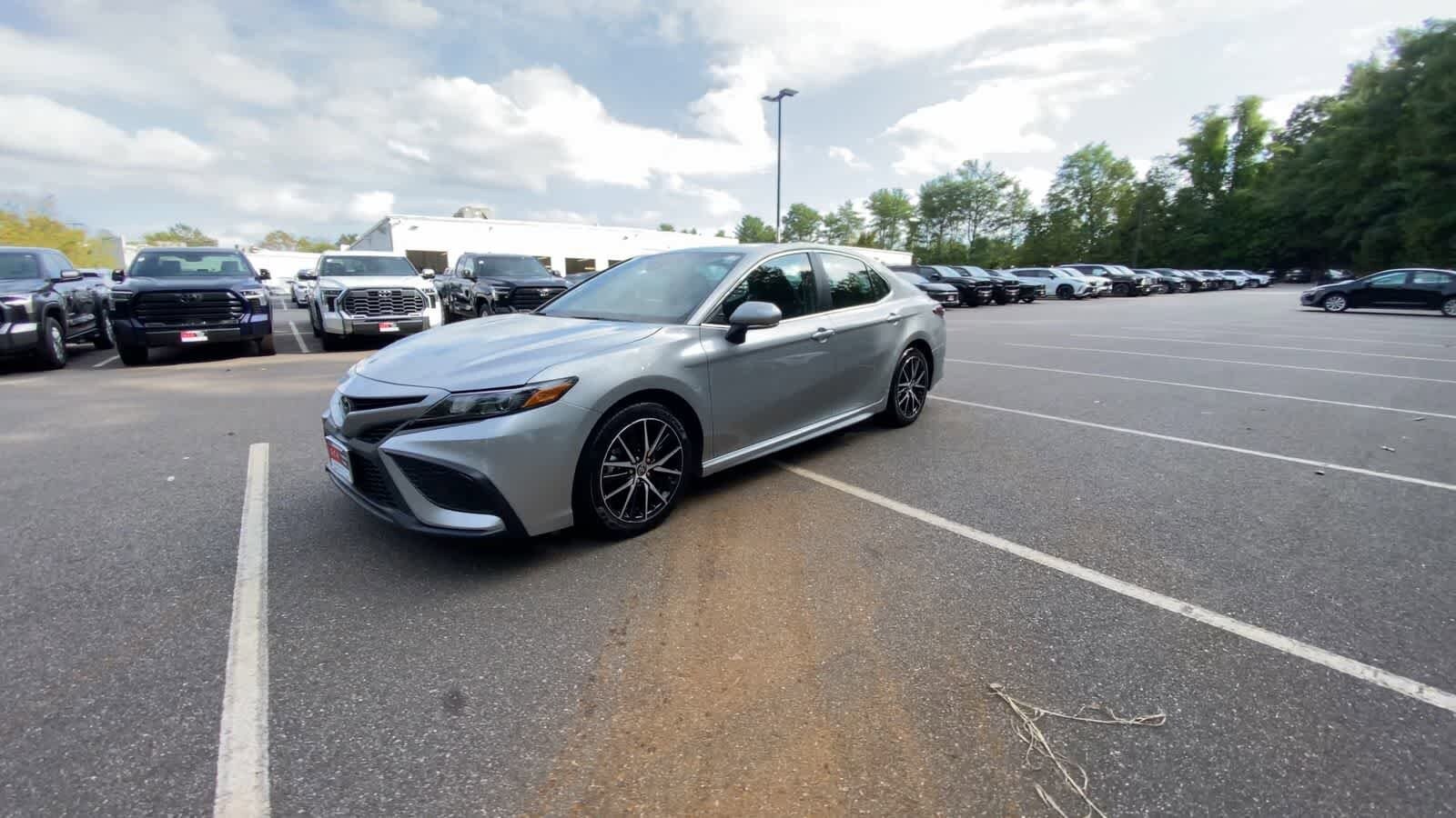 2023 Toyota Camry SE photo 4