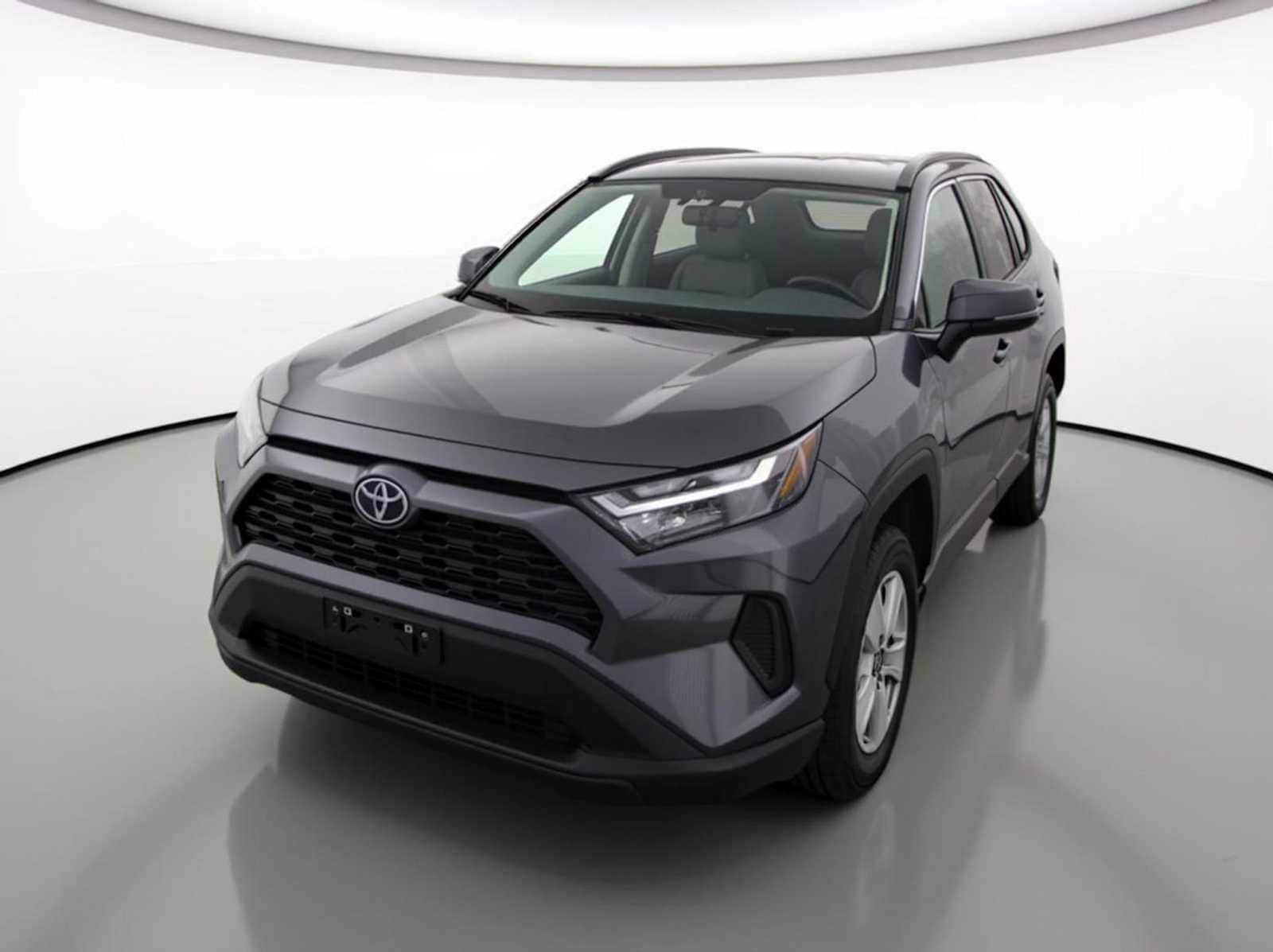 2024 Toyota RAV4 XLE's photo
