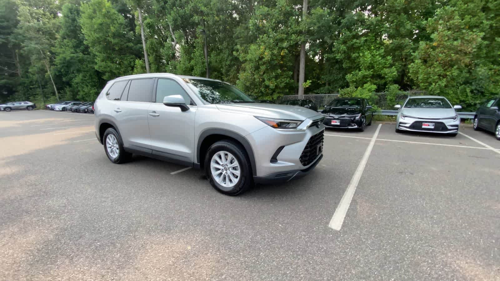 Thumbnail: 2024 Toyota Grand Highlander - 2