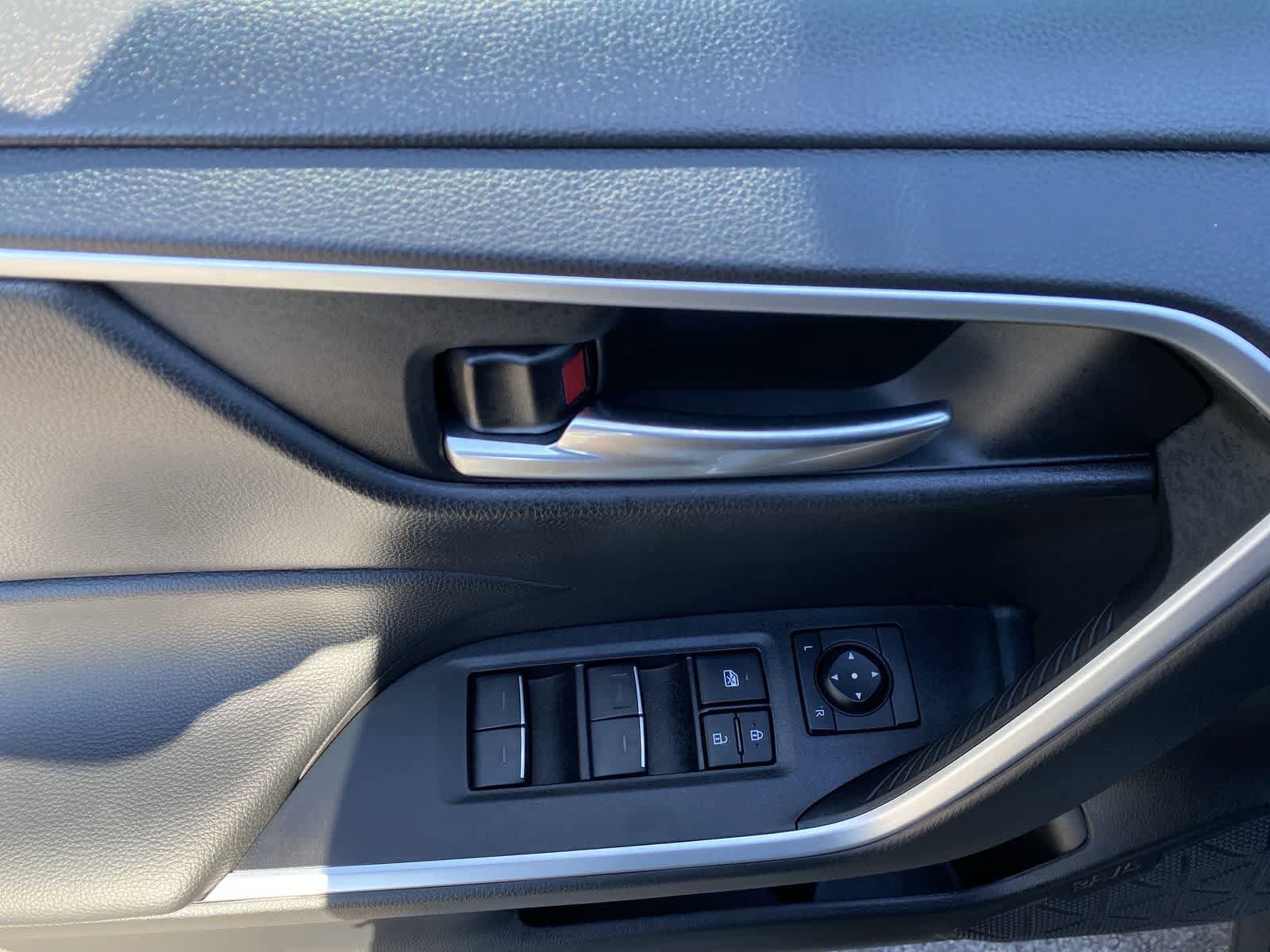 Thumbnail: 2025 Toyota RAV4 - 23