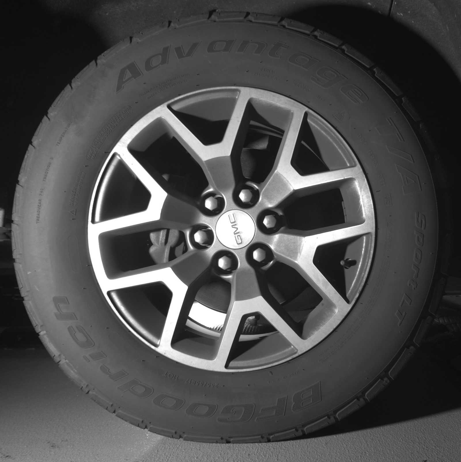 Thumbnail: 2017 GMC Canyon - 24