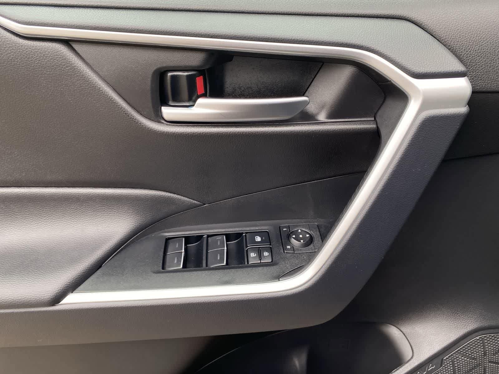 Thumbnail: 2025 Toyota RAV4 - 22