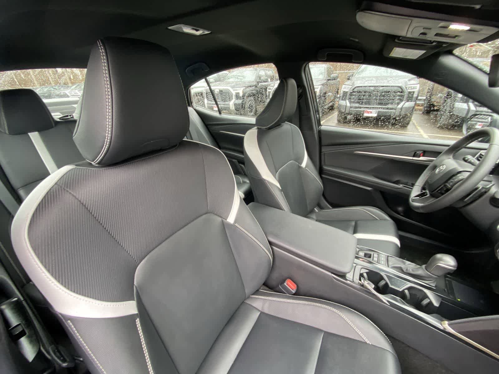 Thumbnail: 2025 Toyota Camry - 25