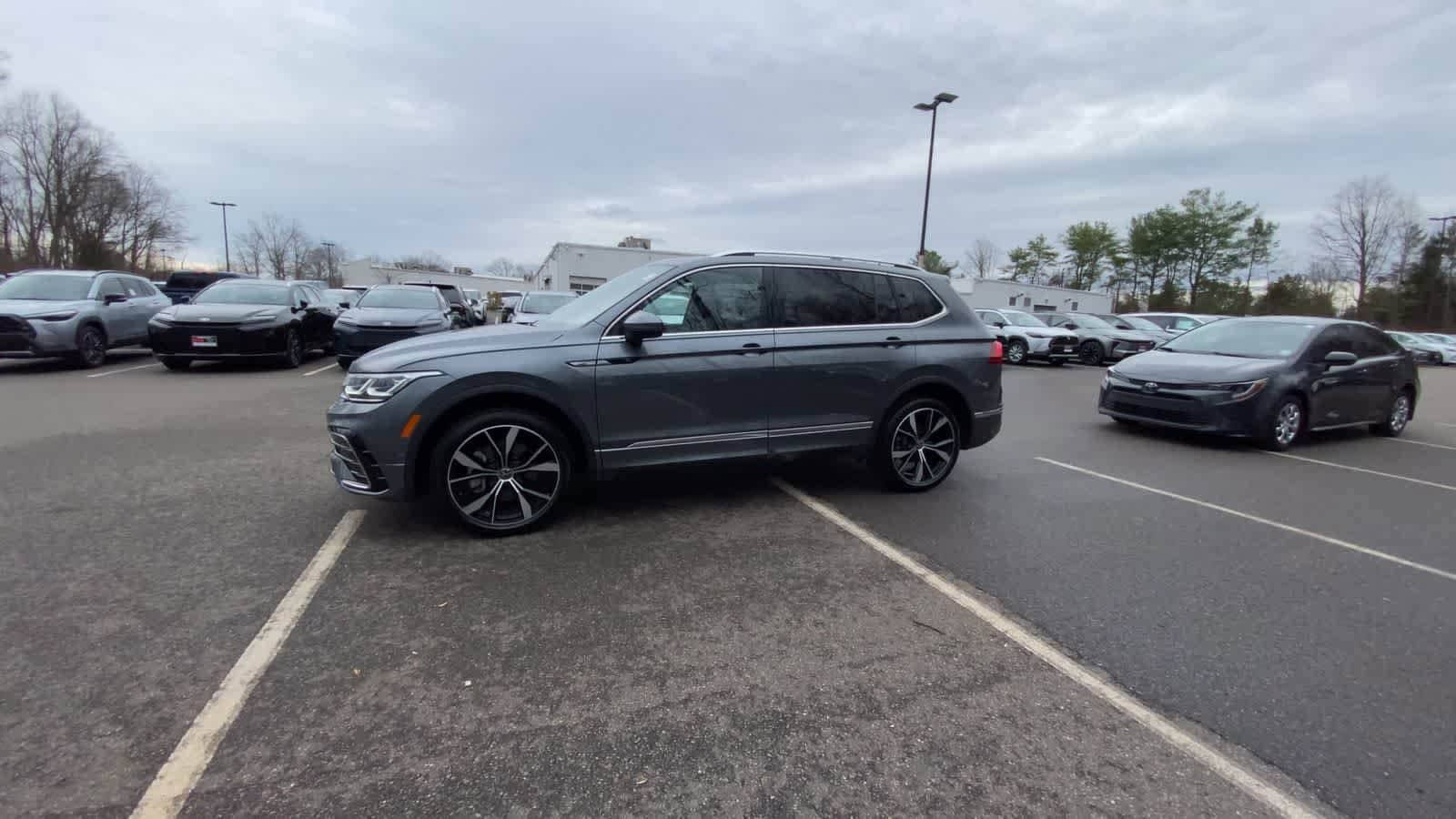 Thumbnail: 2024 Volkswagen Tiguan - 6