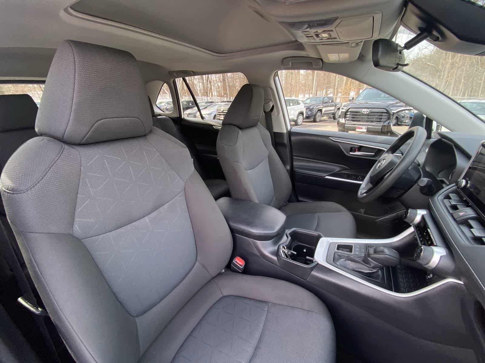 Thumbnail: 2025 Toyota RAV4 - 22