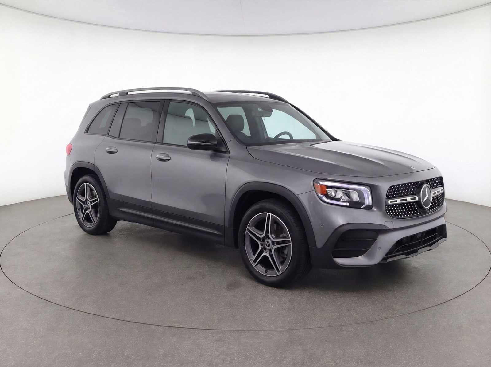 Thumbnail: 2021 Mercedes-Benz GLB - 3