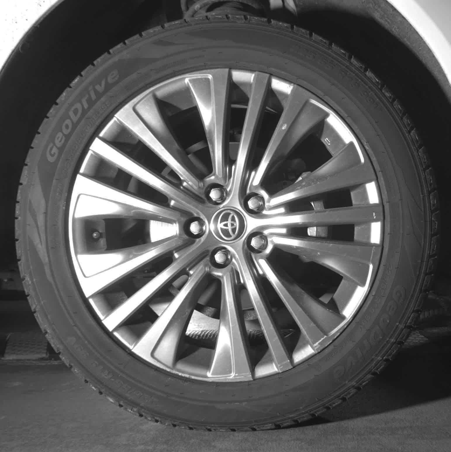 Thumbnail: 2022 Toyota Venza - 10