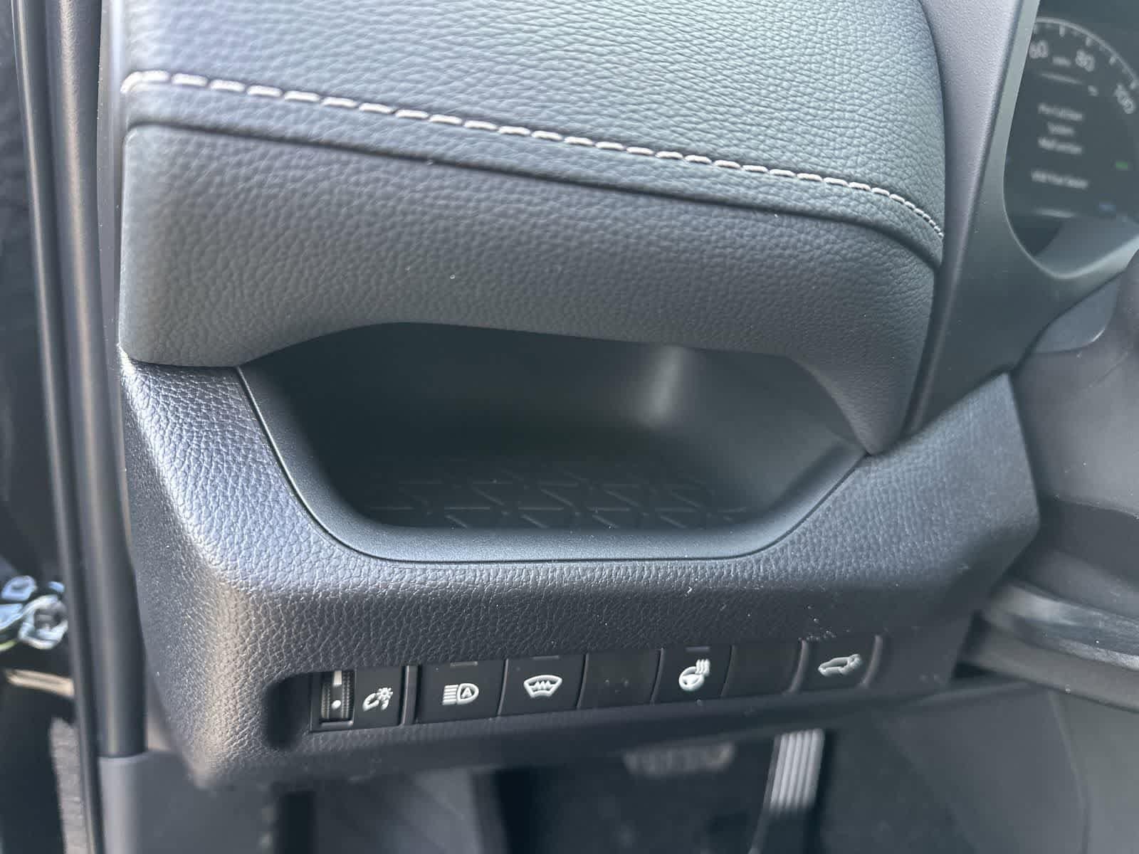 Thumbnail: 2025 Toyota RAV4 - 21