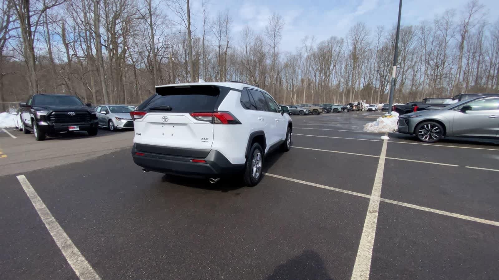 Thumbnail: 2025 Toyota RAV4 - 9