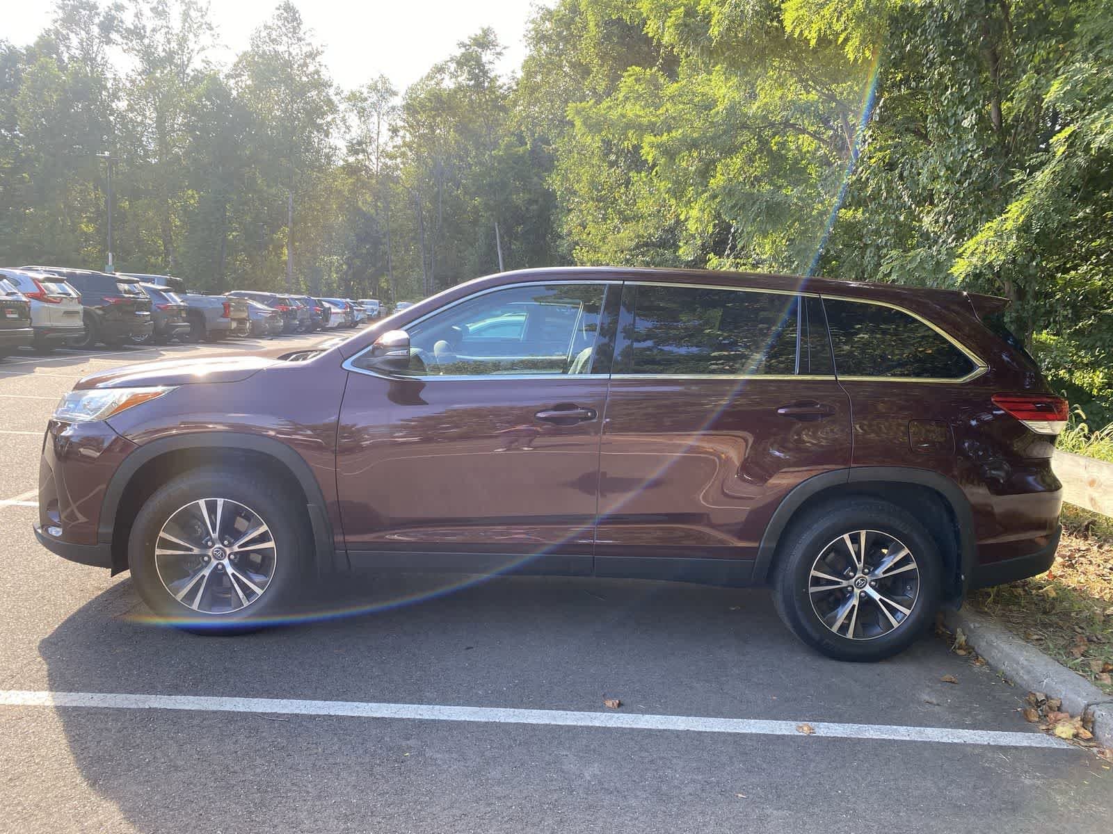 Thumbnail: 2019 Toyota Highlander - 10