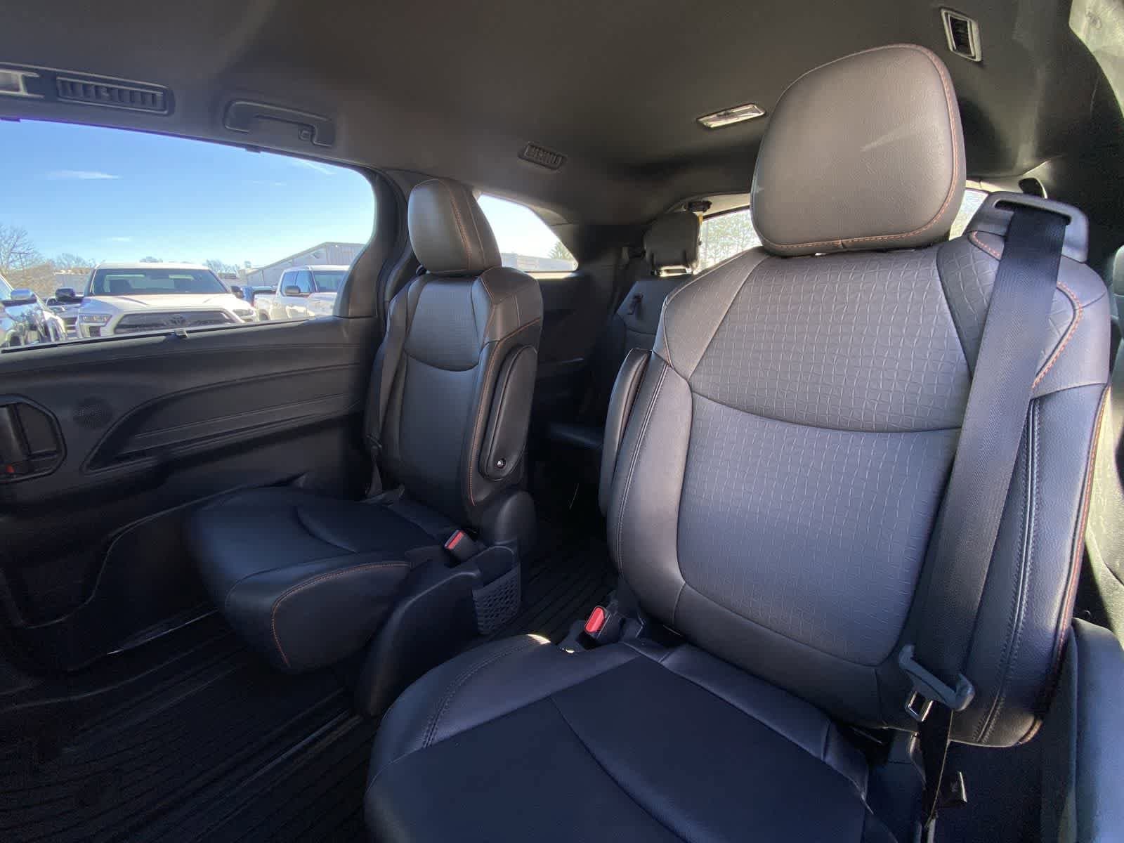 Thumbnail: 2023 Toyota Sienna - 26