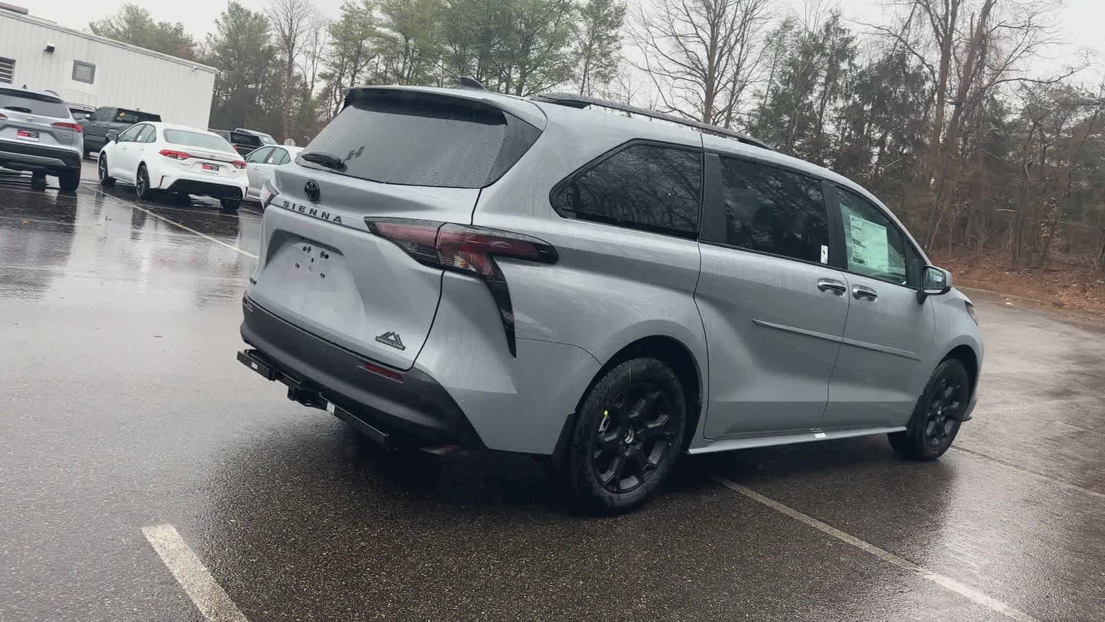 Thumbnail: 2026 Toyota Sienna - 8