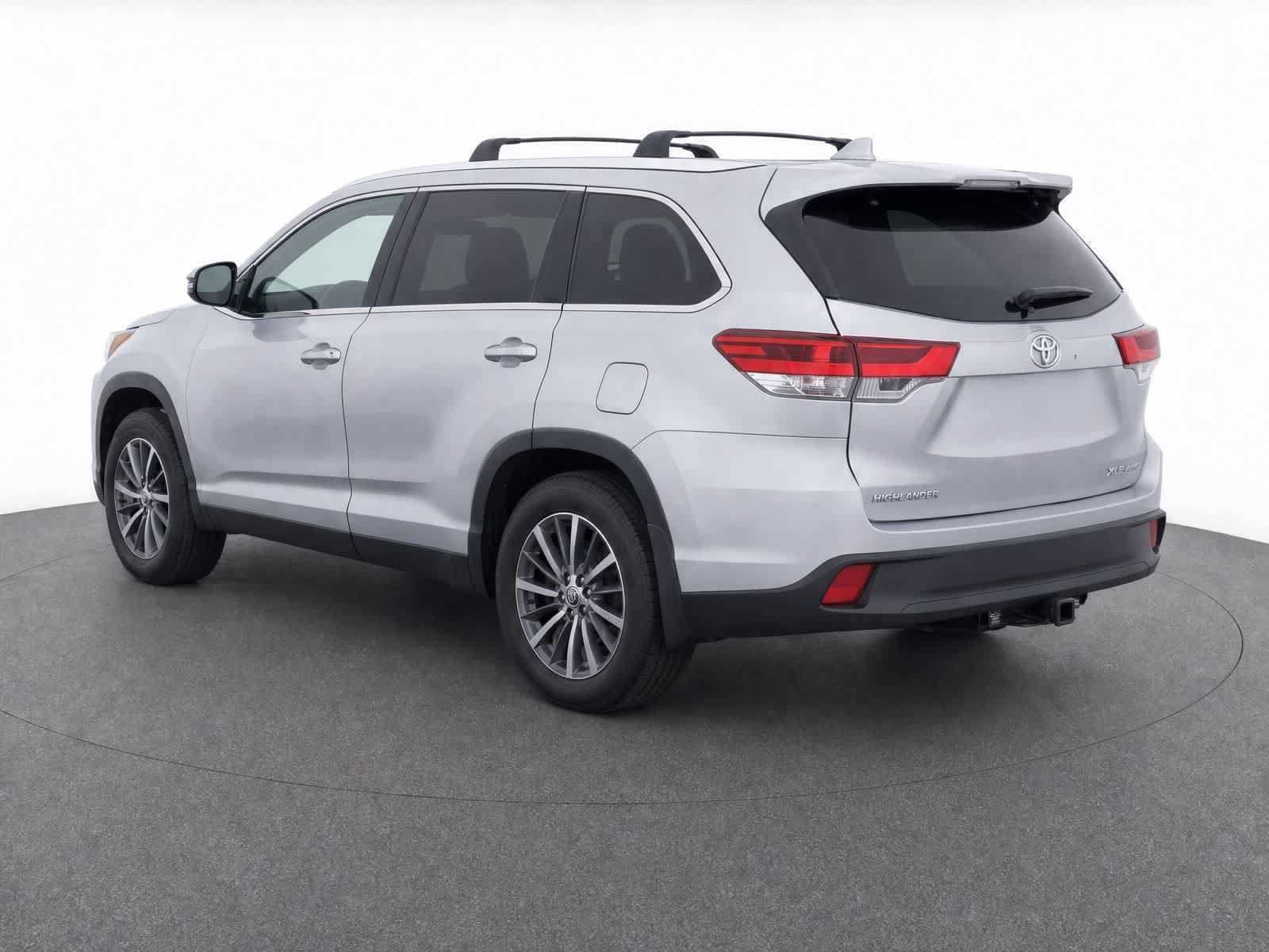 Thumbnail: 2019 Toyota Highlander - 4