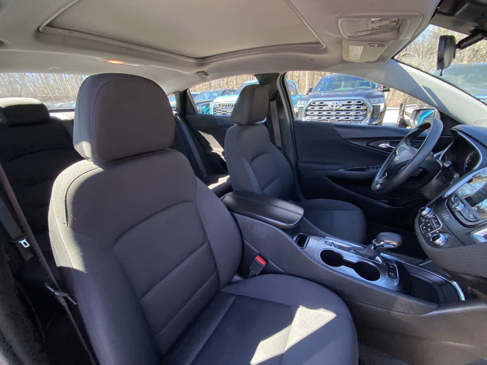 Thumbnail: 2024 Chevrolet Malibu - 22