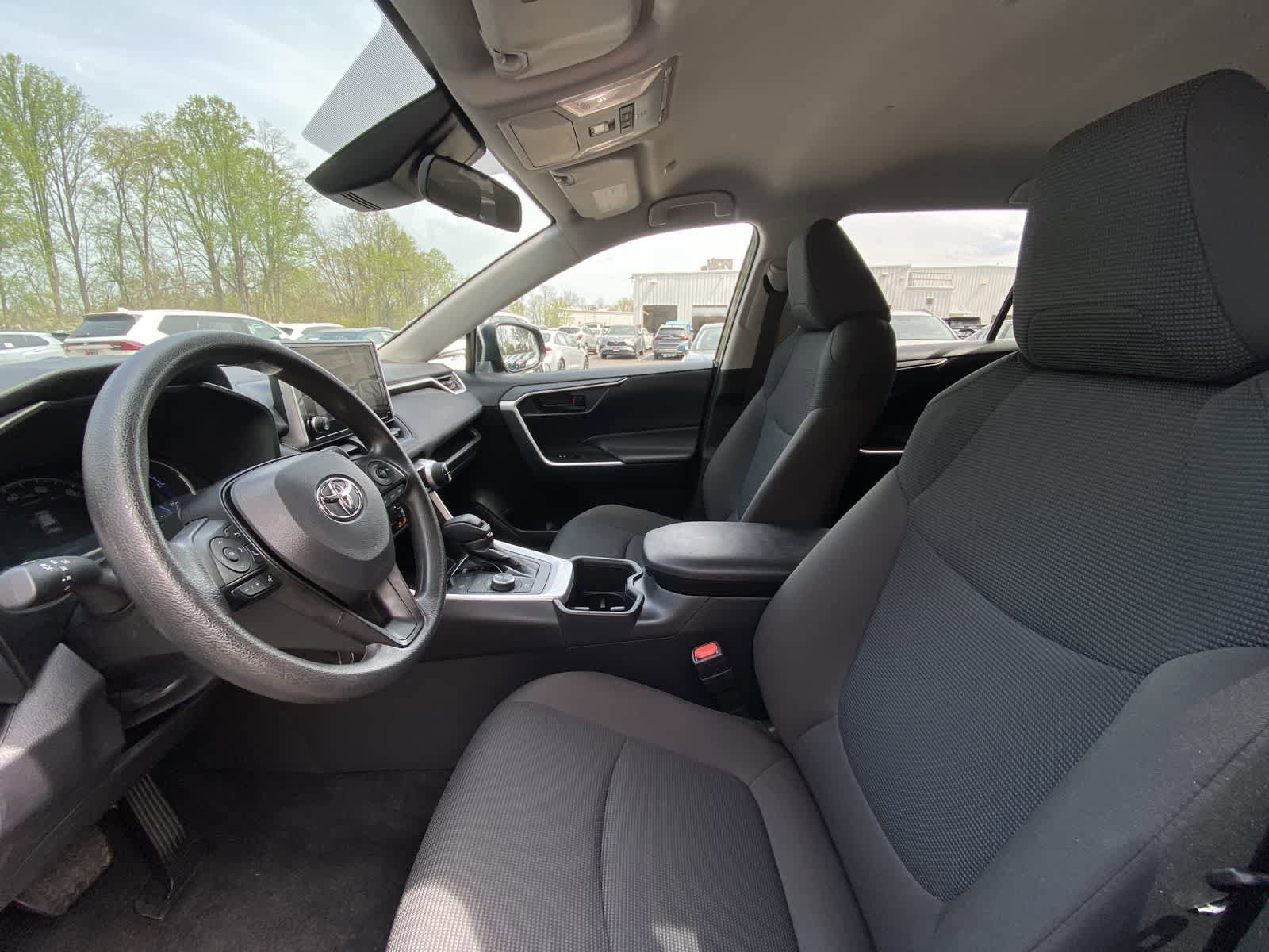 Thumbnail: 2025 Toyota RAV4 - 19