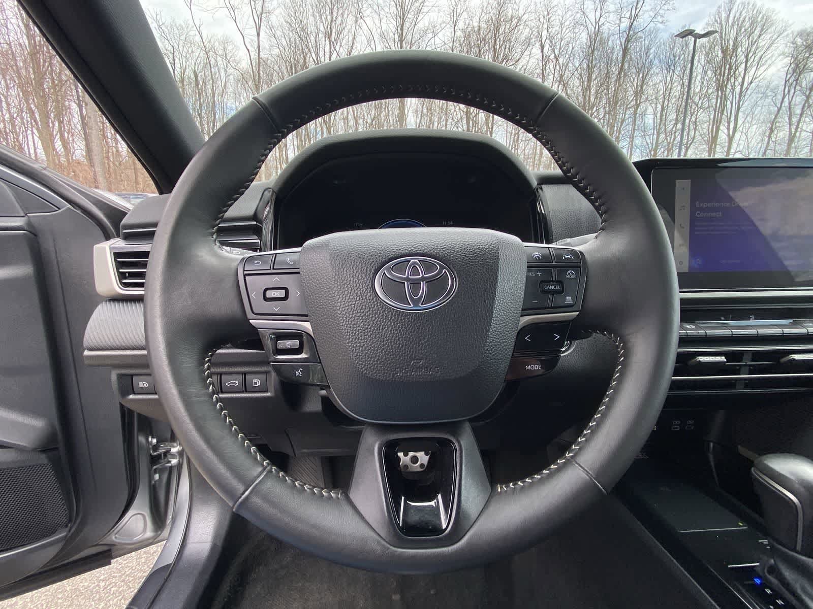 Thumbnail: 2025 Toyota Camry - 25