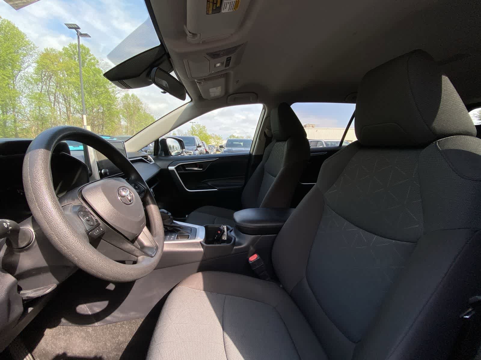 Thumbnail: 2025 Toyota RAV4 - 16
