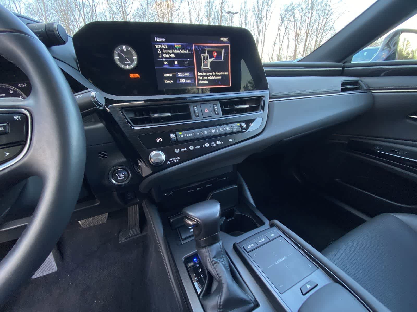 Thumbnail: 2022 Lexus ES - 26