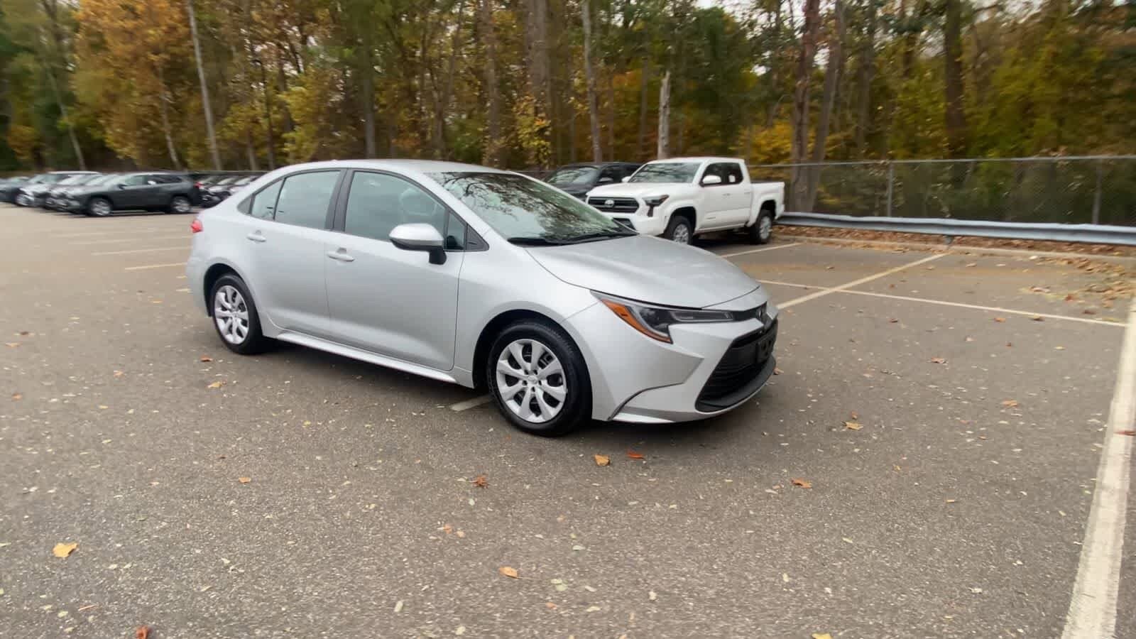 2024 Toyota Corolla LE photo 2