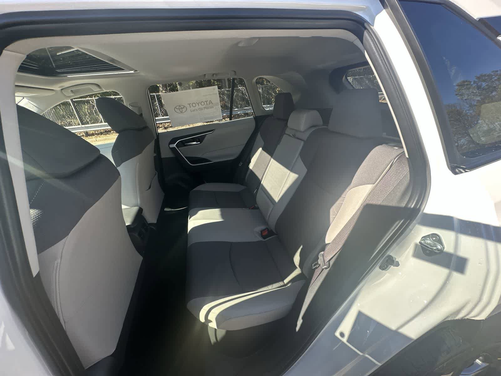 Thumbnail: 2025 Toyota RAV4 - 29