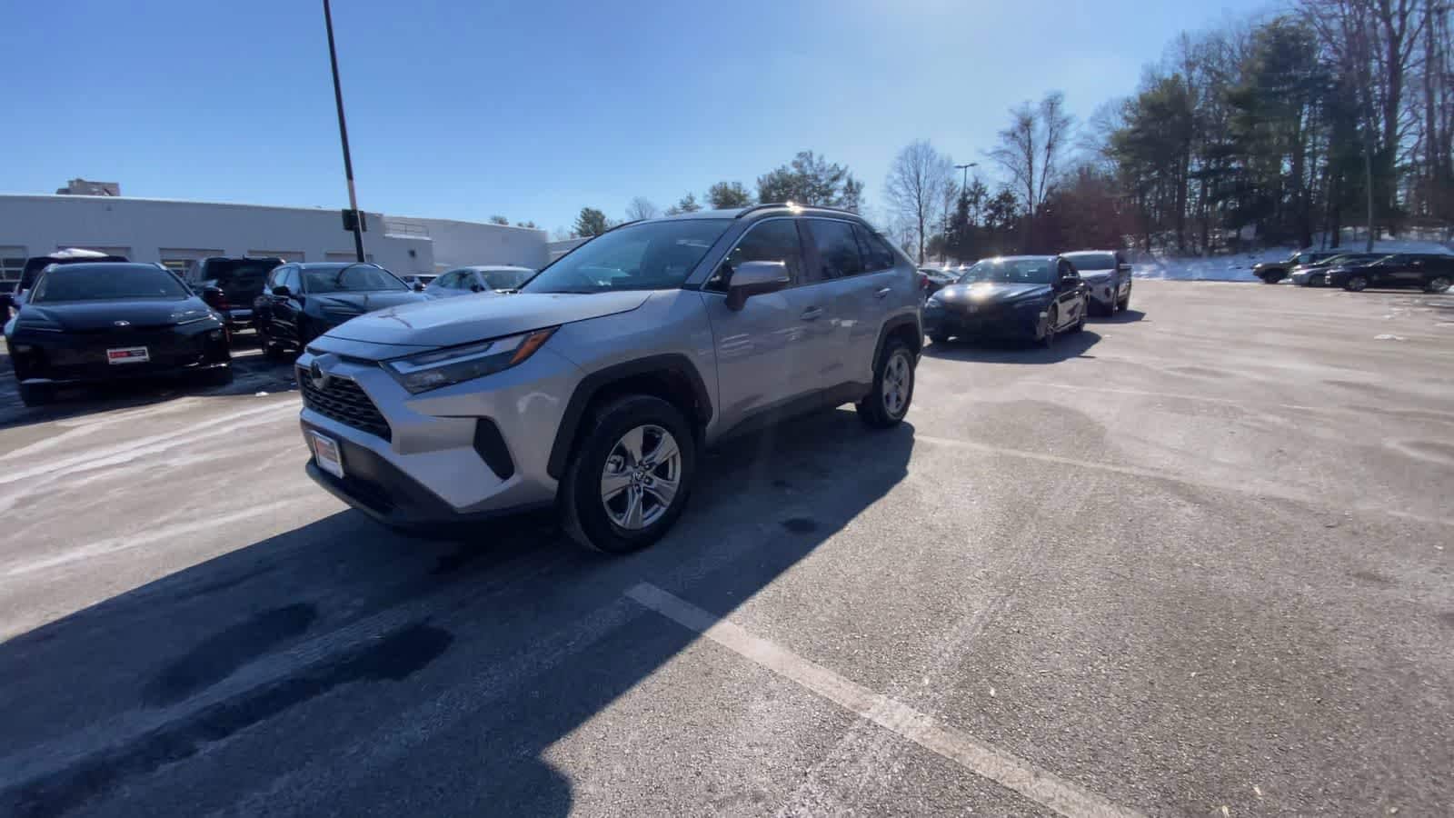 Thumbnail: 2025 Toyota RAV4 - 8