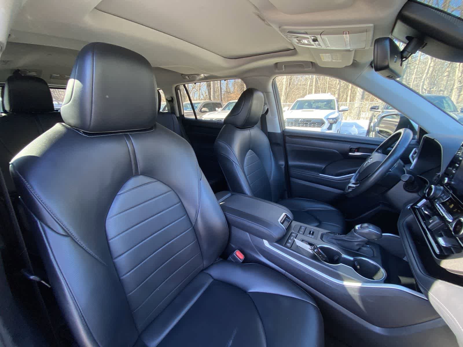 Thumbnail: 2021 Toyota Highlander - 27