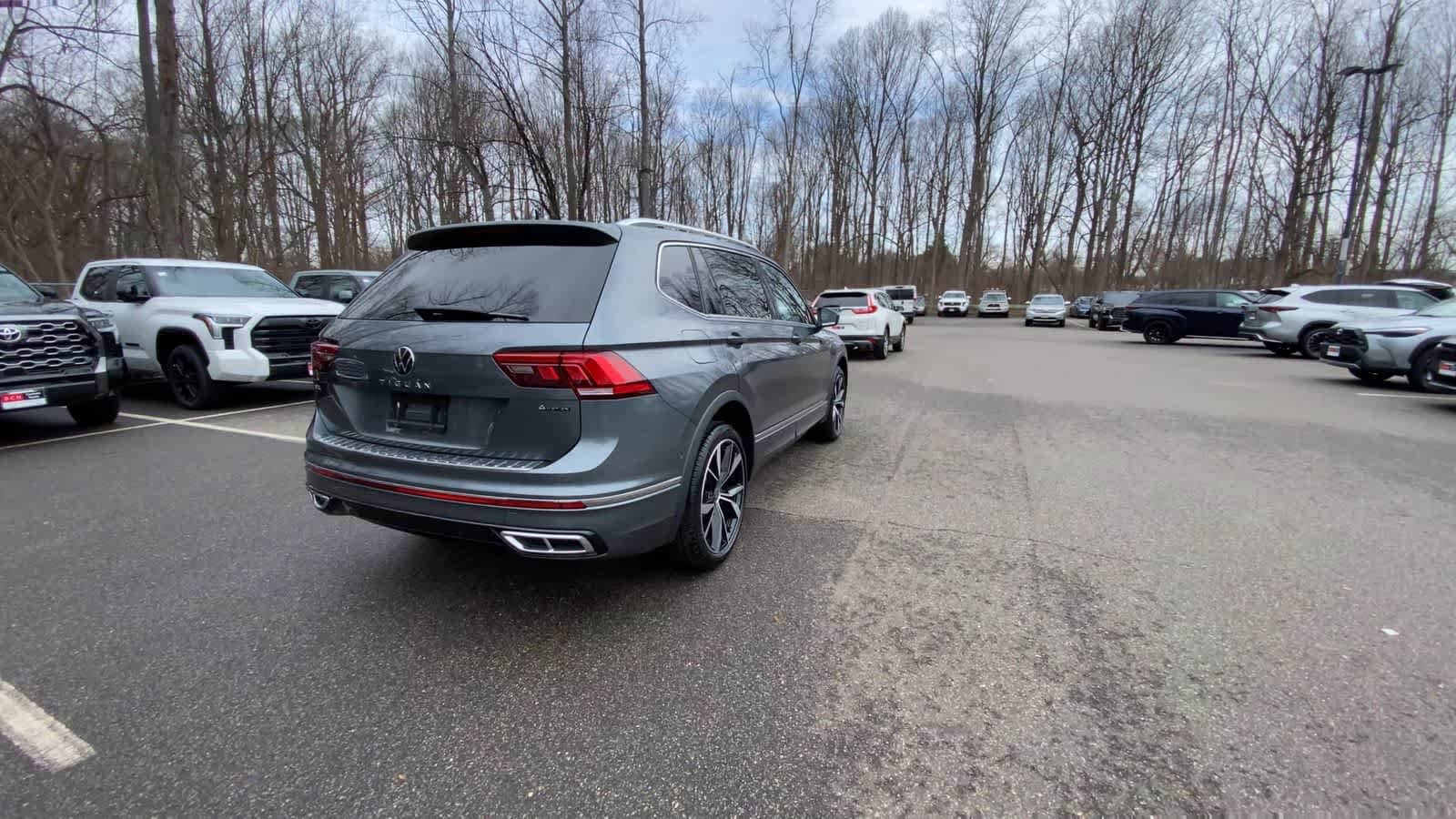 Thumbnail: 2024 Volkswagen Tiguan - 9