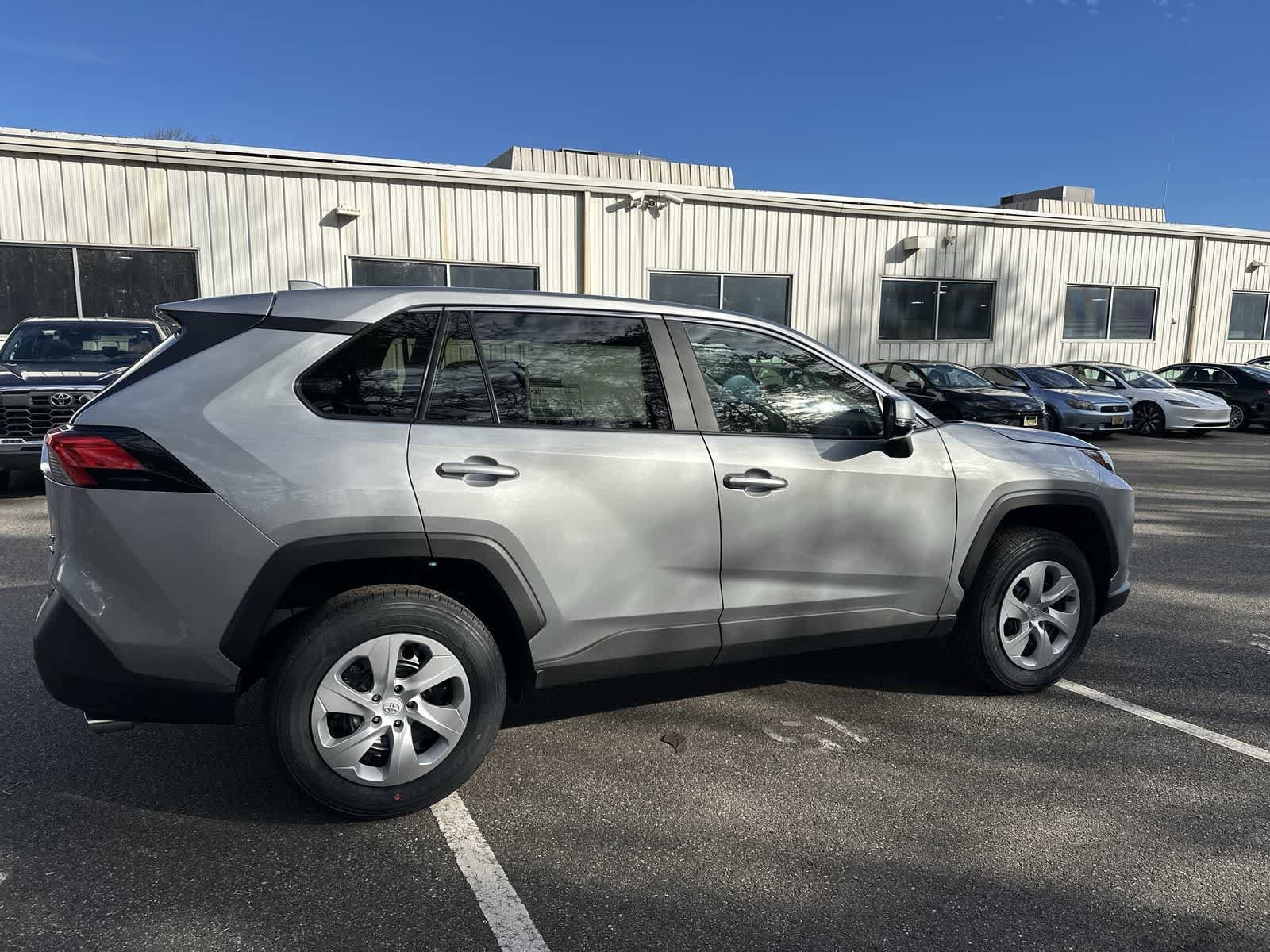 Thumbnail: 2025 Toyota RAV4 - 10