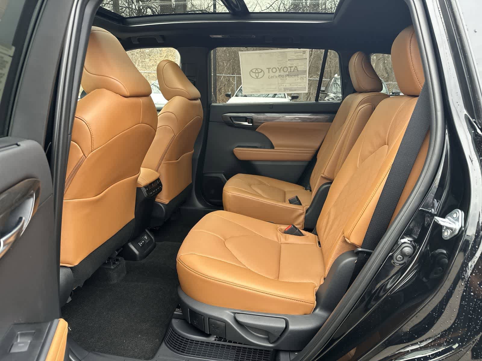 Thumbnail: 2026 Toyota Highlander - 35