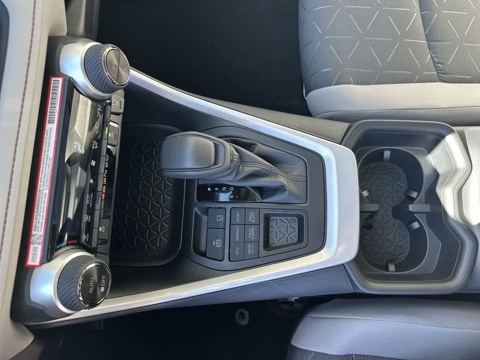 Thumbnail: 2025 Toyota RAV4 - 23