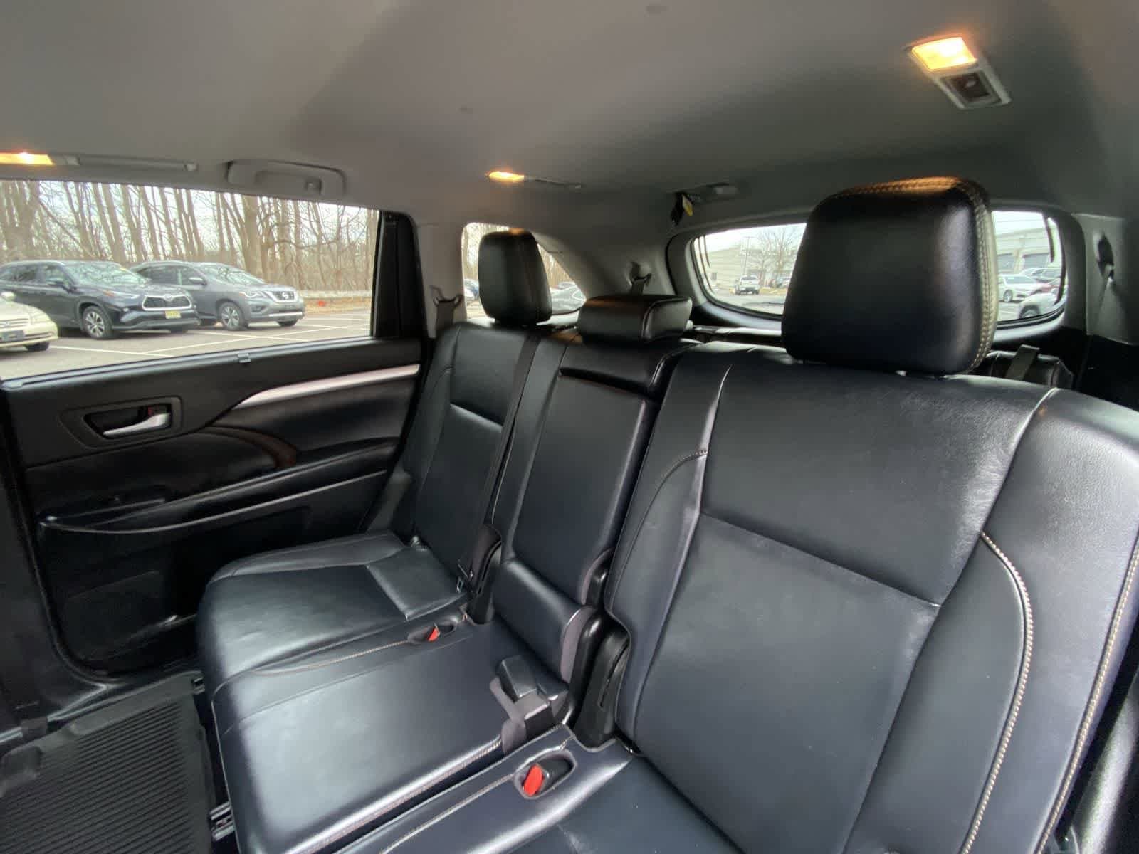 Thumbnail: 2019 Toyota Highlander - 30