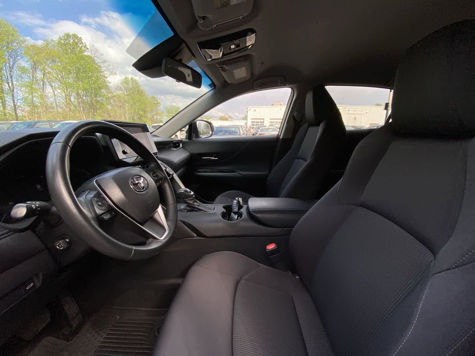 Thumbnail: 2023 Toyota Venza - 44