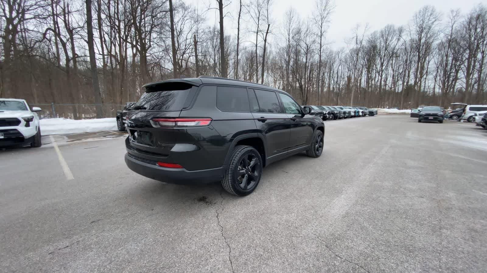 Thumbnail: 2022 Jeep Grand Cherokee - 11