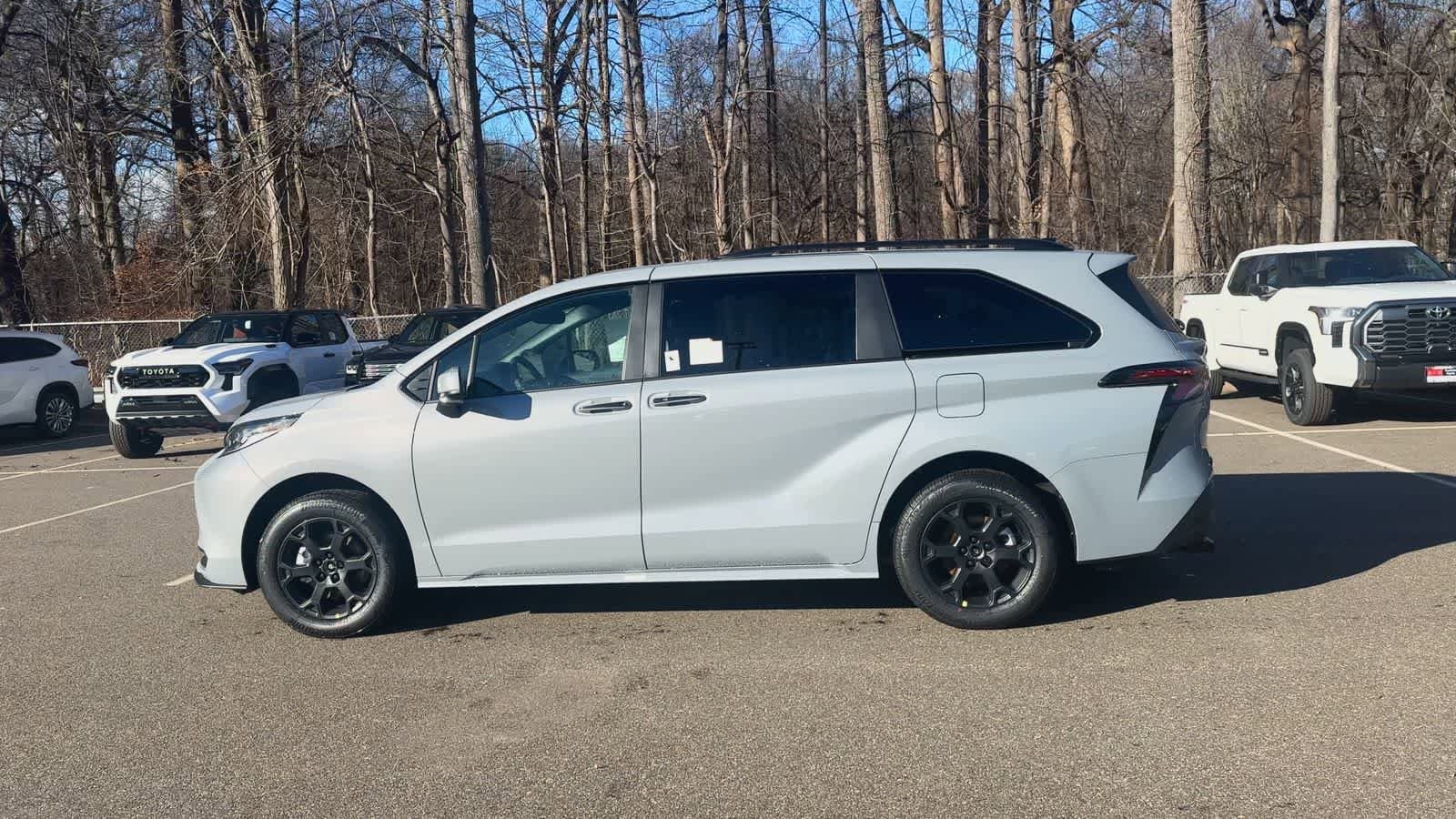 Thumbnail: 2026 Toyota Sienna - 5