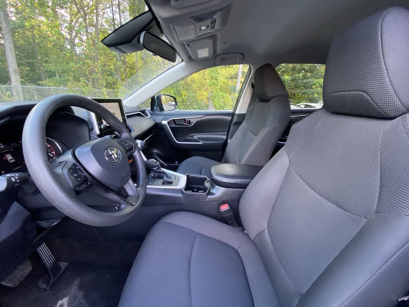 Thumbnail: 2024 Toyota RAV4 - 16