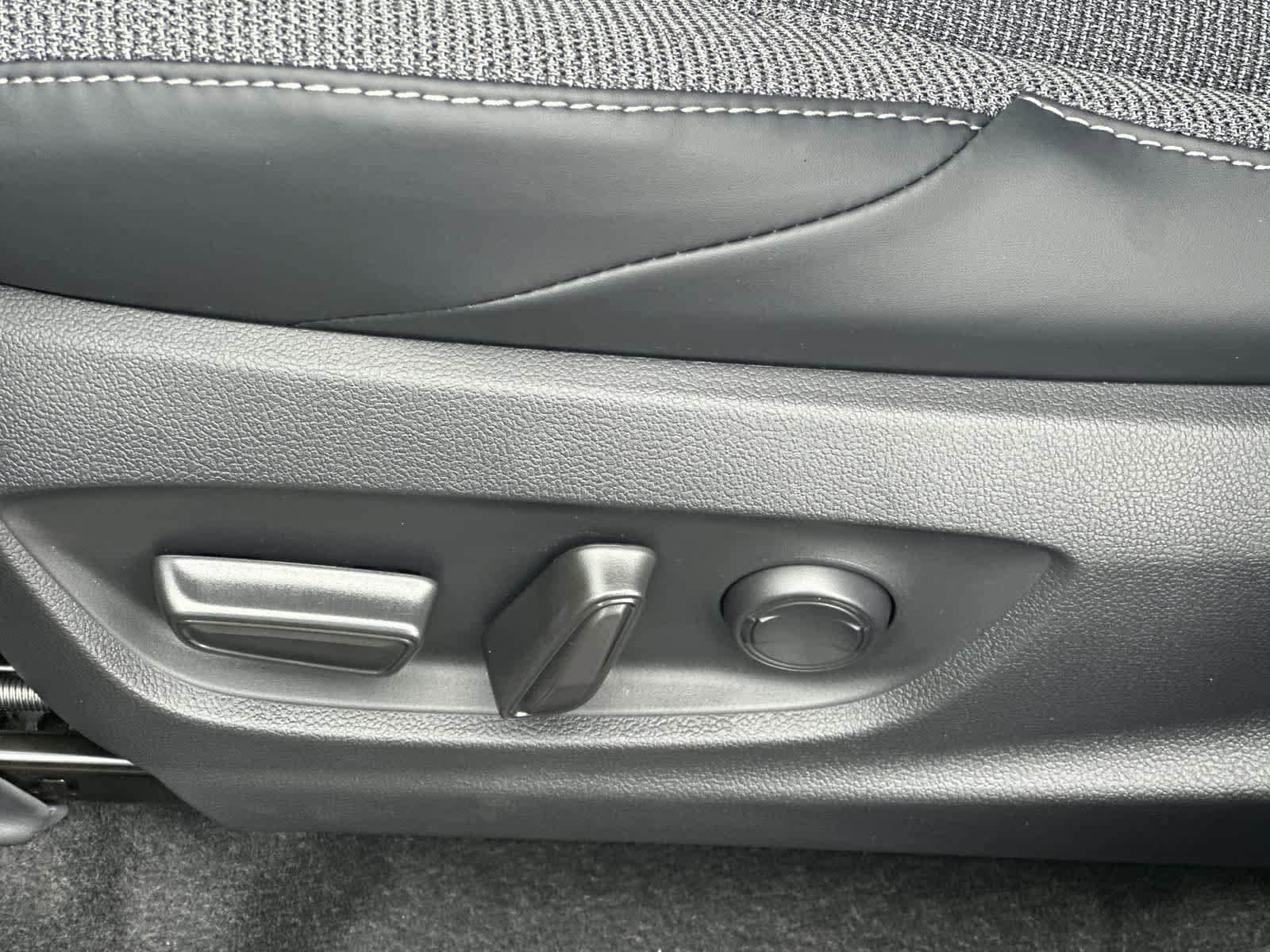 Thumbnail: 2026 Toyota bZ - 28