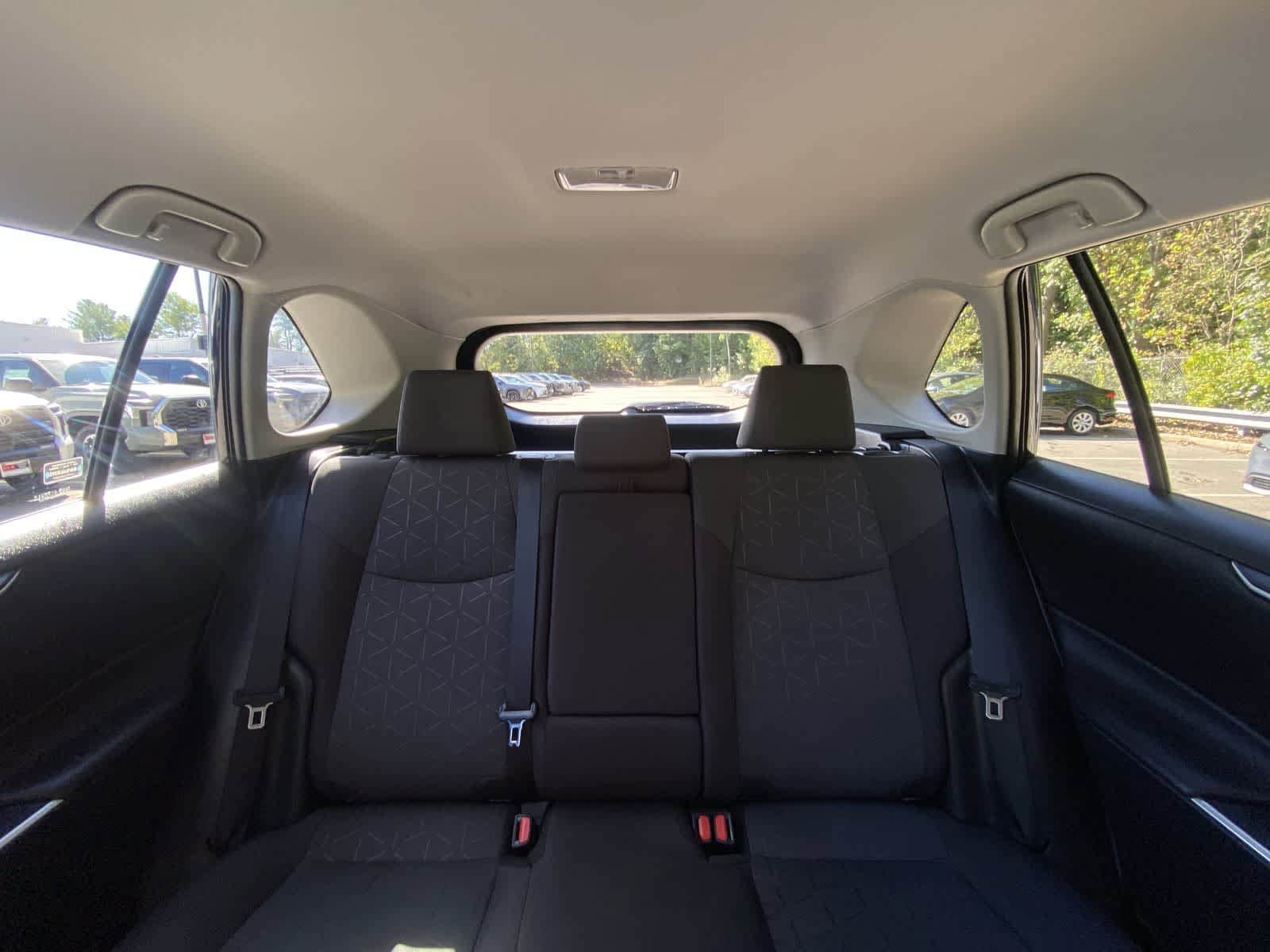 Thumbnail: 2021 Toyota RAV4 - 24