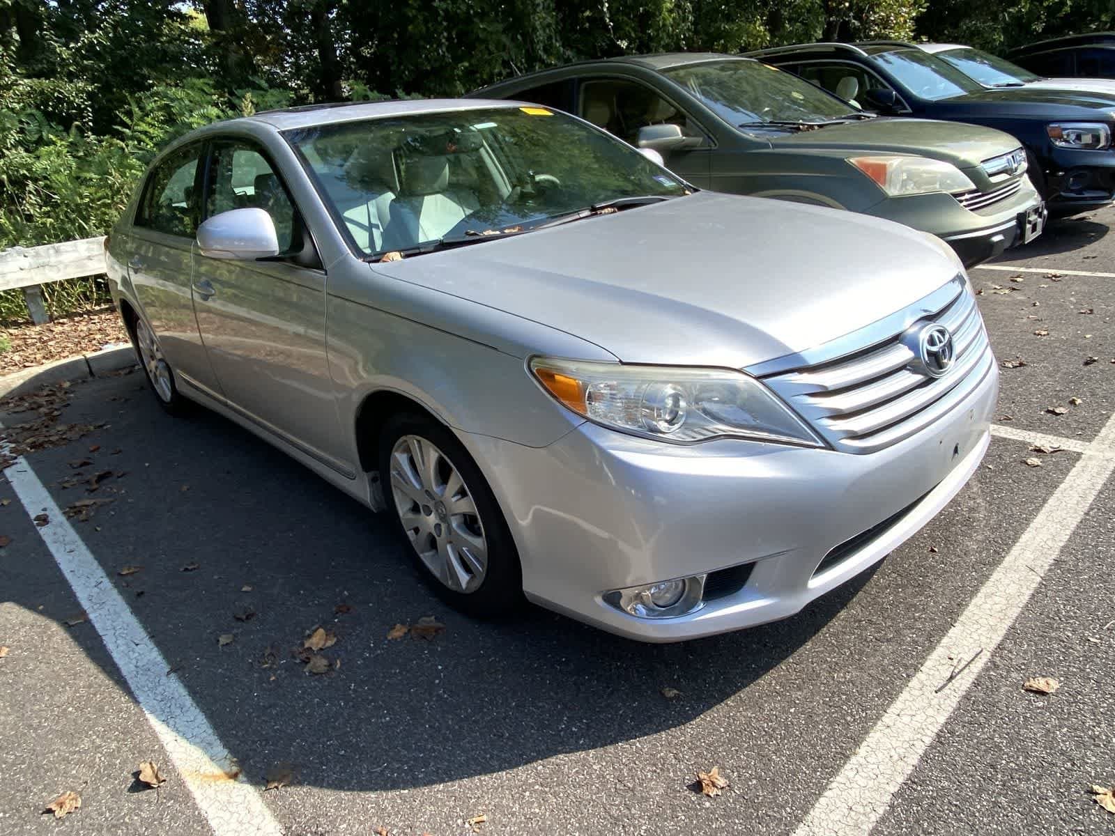 Thumbnail: 2011 Toyota Avalon - 3