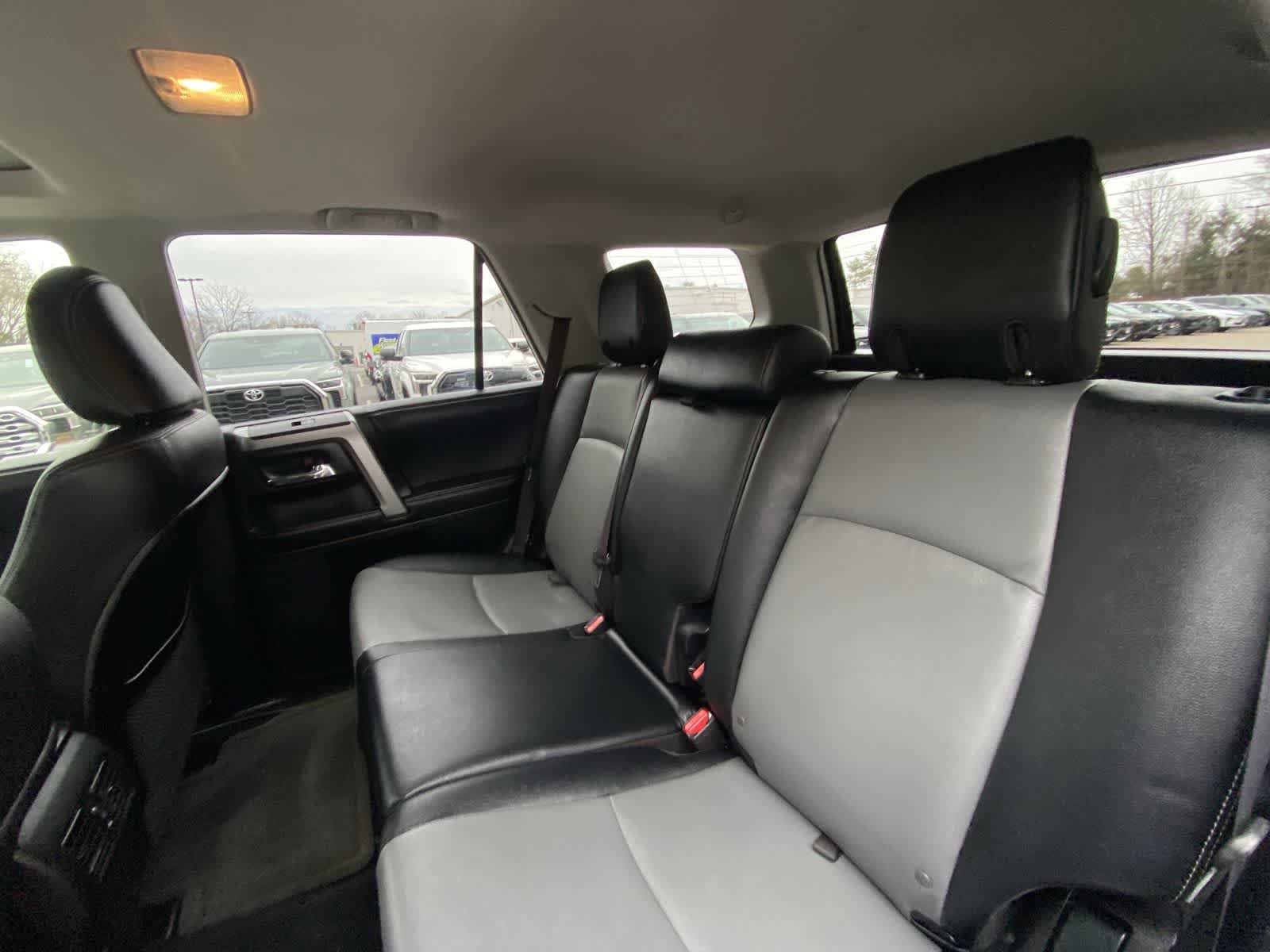 Thumbnail: 2016 Toyota 4Runner - 30