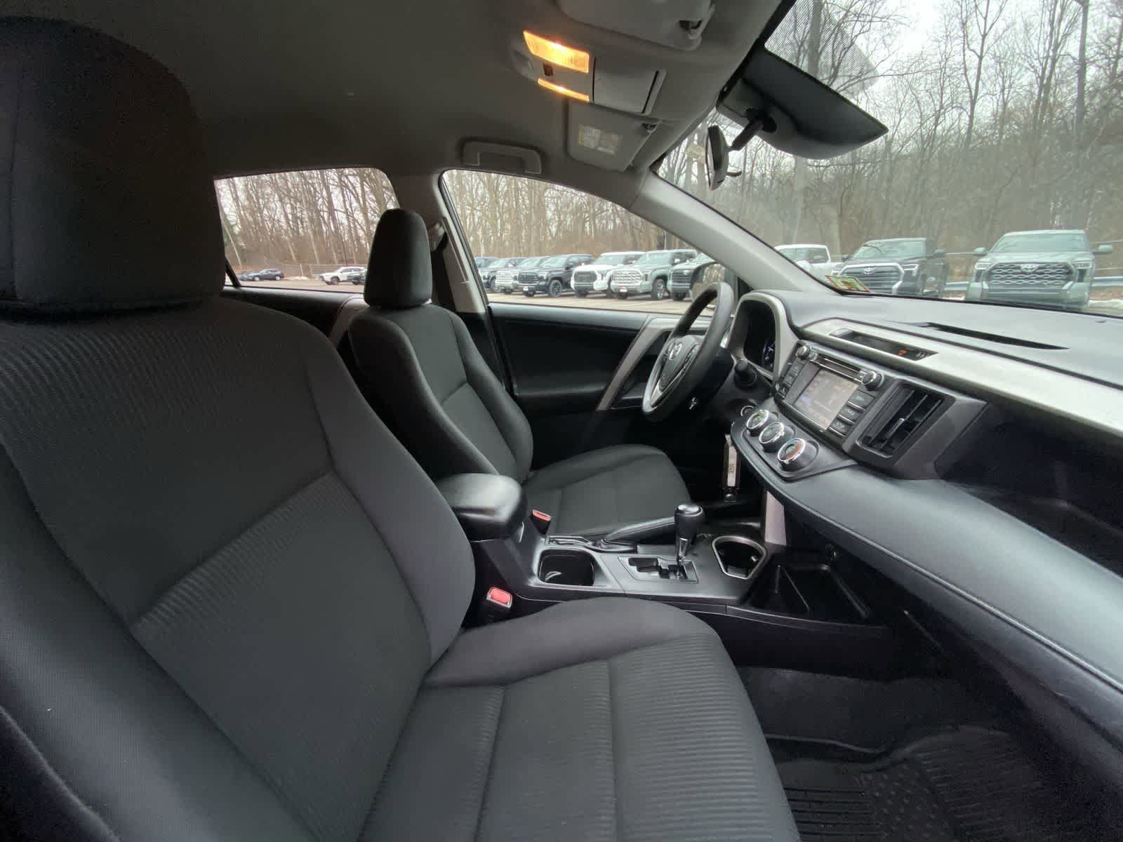 Thumbnail: 2018 Toyota RAV4 - 26