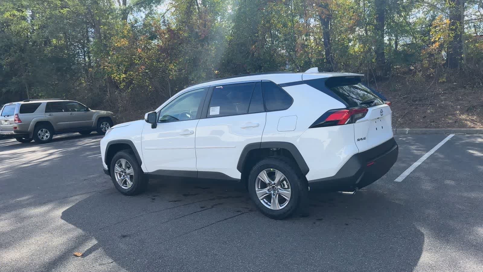 Thumbnail: 2025 Toyota RAV4 - 6