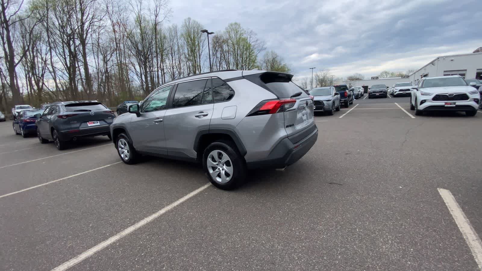 Thumbnail: 2019 Toyota RAV4 - 6
