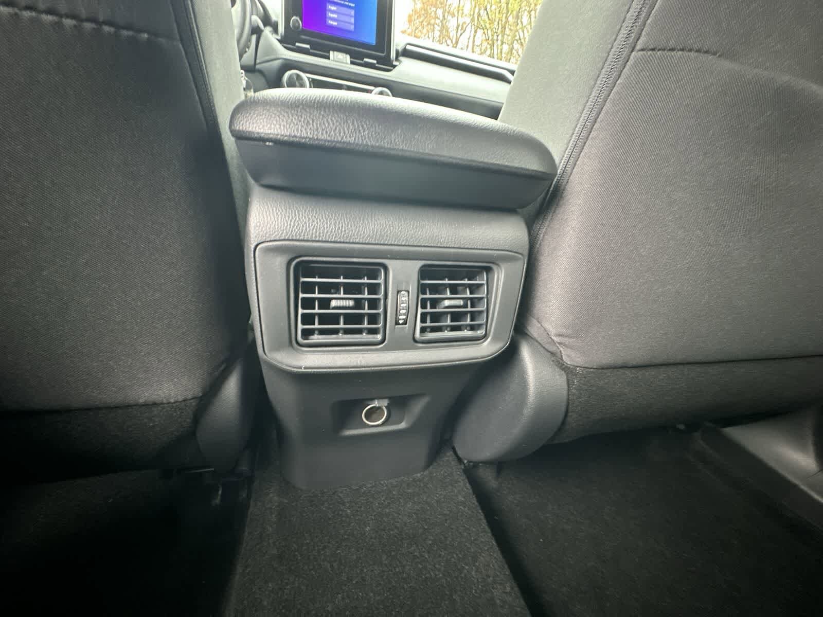 Thumbnail: 2025 Toyota RAV4 - 33